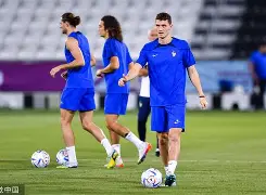 爱游戏APP下载-今夜体能课后，阿斯顿维拉外线爆发备战法国杯，压力陡增，球队文化再被提及(布赖顿vs阿斯顿维拉)